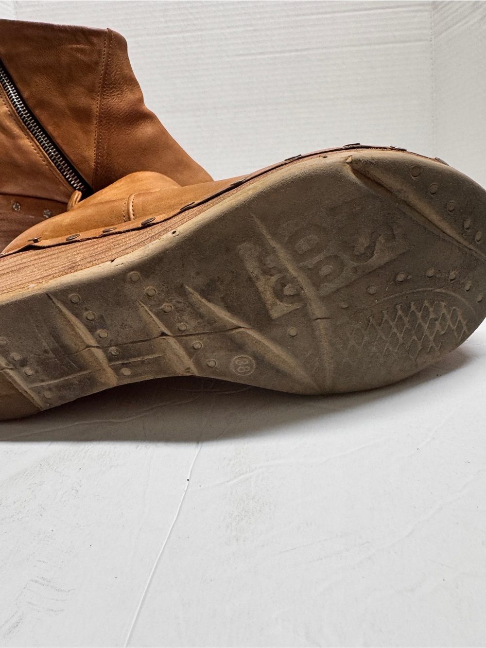 AS 98 Made In Italy Savina Camel leather wedge  bootie western cowgirl sz38 - Picture 6 of 11